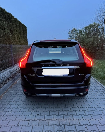Volvo XC 60 cena 59000 przebieg: 350000, rok produkcji 2017 z Halinów małe 121